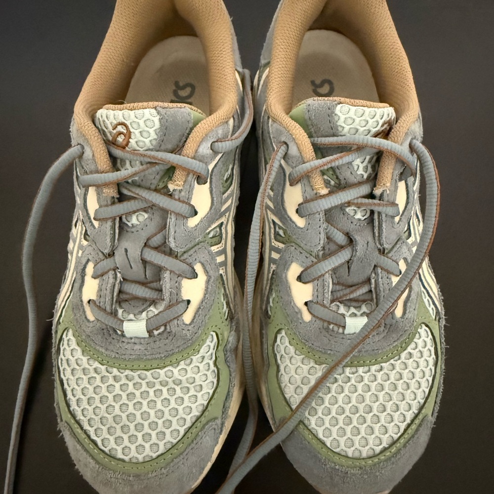 Asics Gray and Green Athletic Shoes men’s 6.5